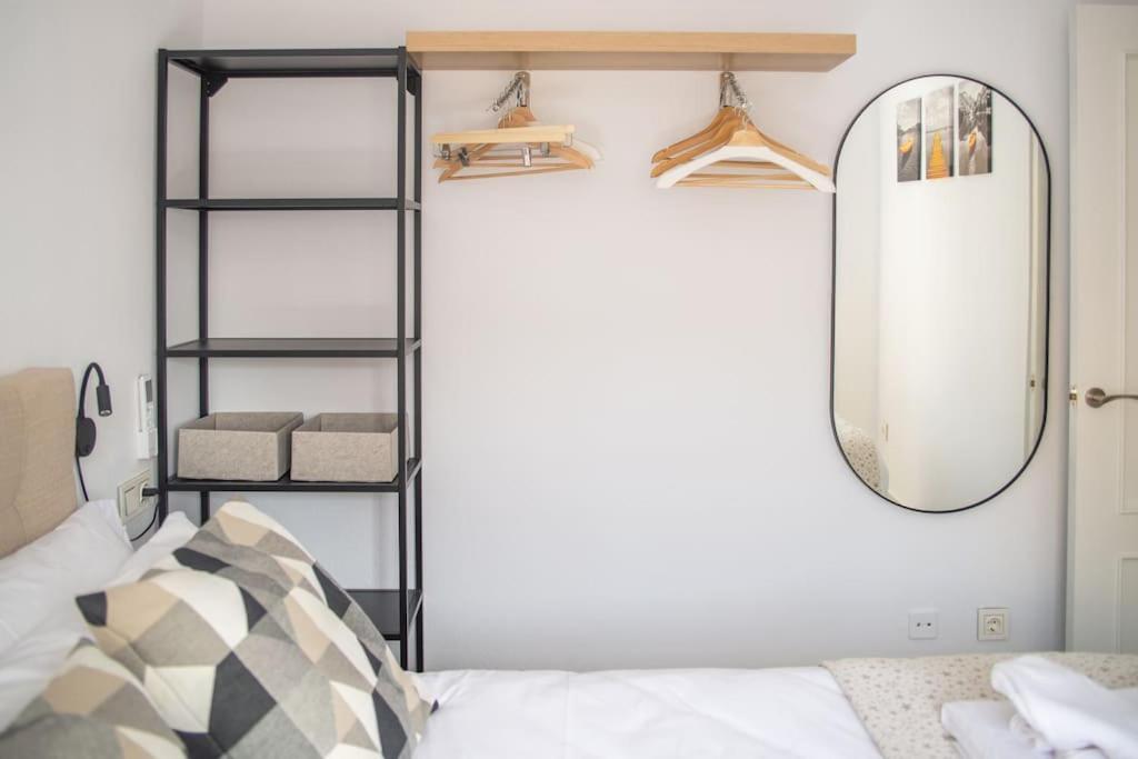 Central And Beautiful Apartment - Free Parking Málaga Eksteriør billede
