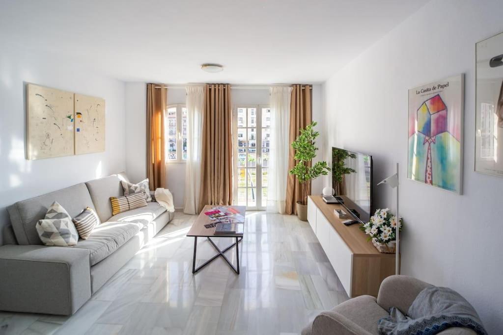 Central And Beautiful Apartment - Free Parking Málaga Eksteriør billede