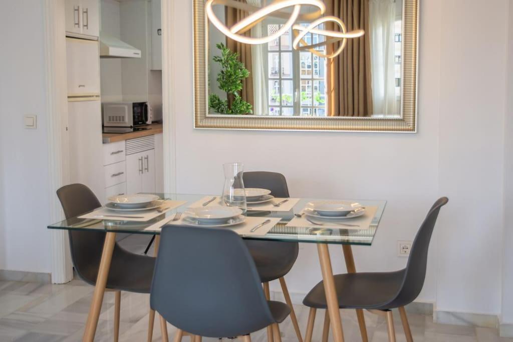 Central And Beautiful Apartment - Free Parking Málaga Eksteriør billede