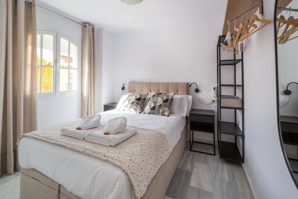 Central And Beautiful Apartment - Free Parking Málaga Eksteriør billede