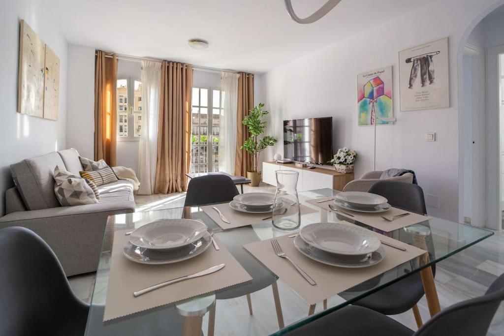 Central And Beautiful Apartment - Free Parking Málaga Eksteriør billede
