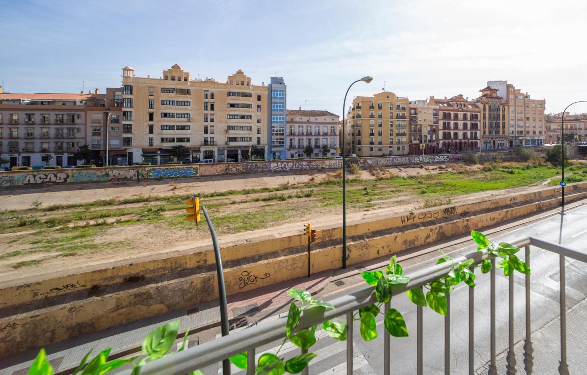 Central And Beautiful Apartment - Free Parking Málaga Eksteriør billede